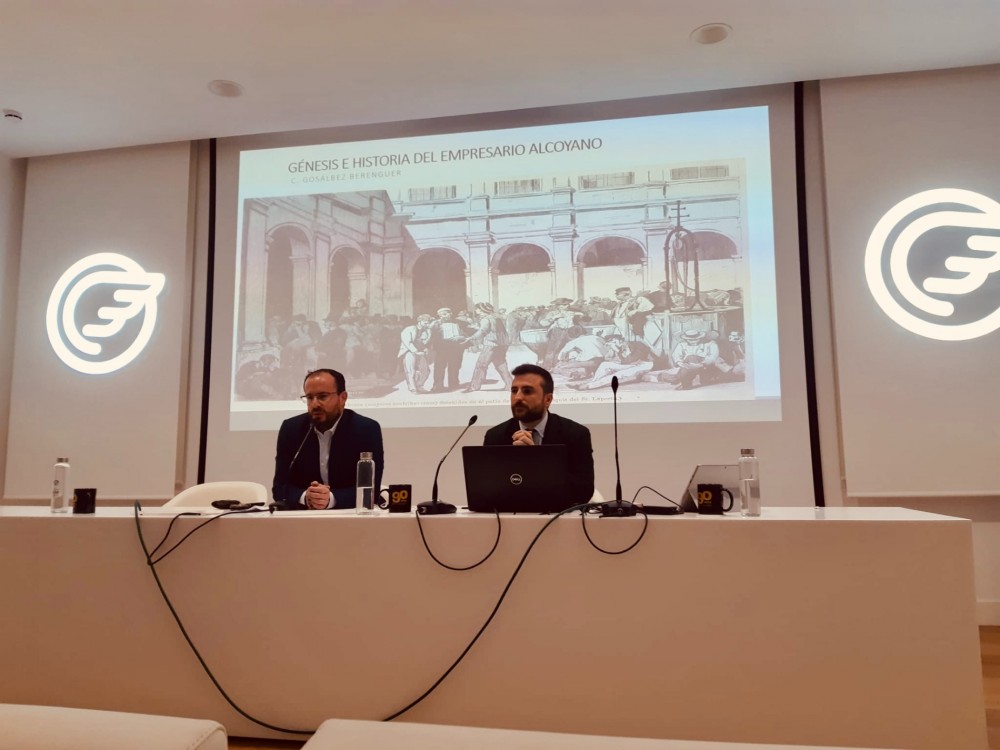Conferencia a cargo de Carlos Gosálbez en colaboración con la Universidad de Alicante