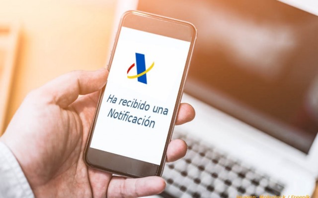 Obligación de relacionarse electronicamente con la Agencia Tributária