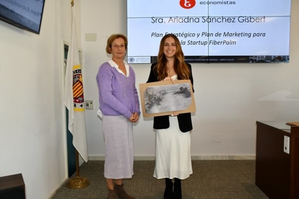 Serteco Economistas premia la excelencia académica en la UPV Campus de Alcoy.
